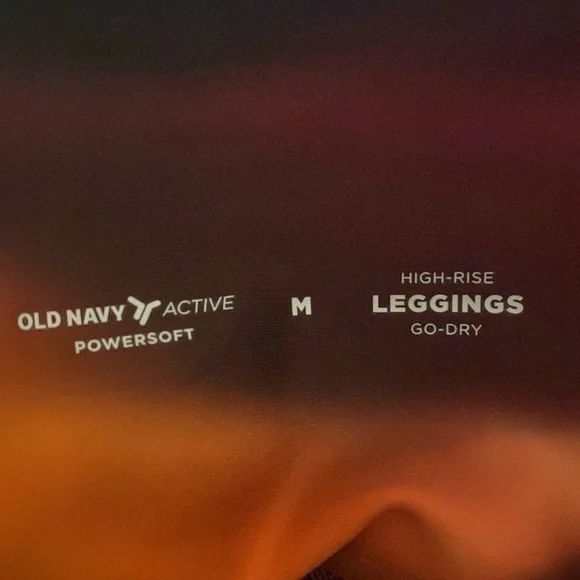 Old navy Maternity PowerSoft 7/8 Leggings Size: Medium - Picture 3 of 3